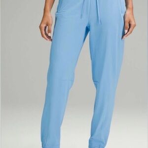 Lululemon Women’s Licensed To Train Joggers size 8 in Aero Blue NWOT